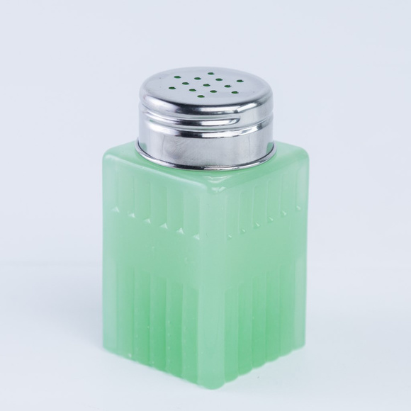 Retro Style Green Jadeite Salt & Pepper Shaker Set - Picture 2 of 3